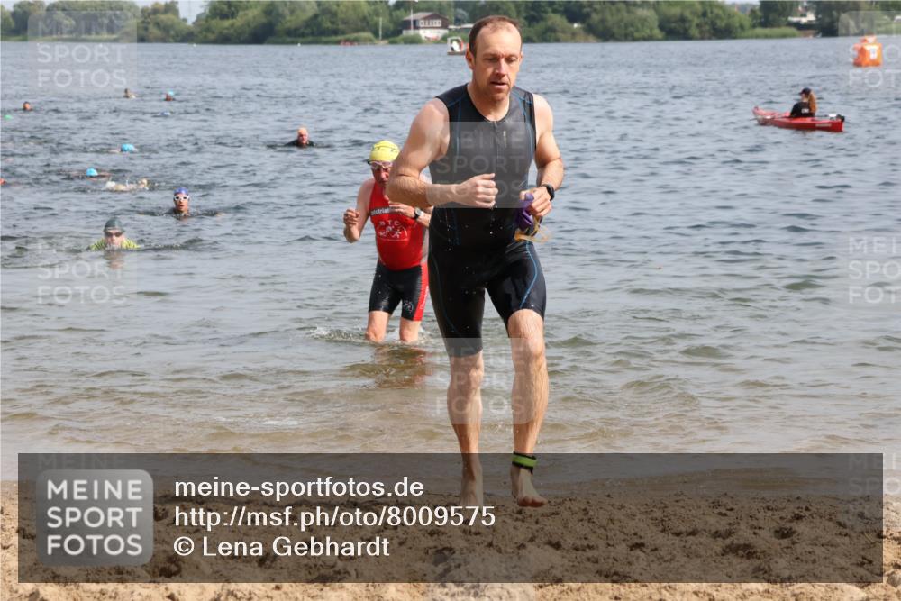 15.06.2025 - 27. Vierlanden-Triathlon Lena Gebhardt http://msf.ph/oto/8009575 15.06.2025 10:06:49 Schwimmen 131, 367, 386, 388, 396, 423, 429, 441, 457, 467 meine-sportfotos.de