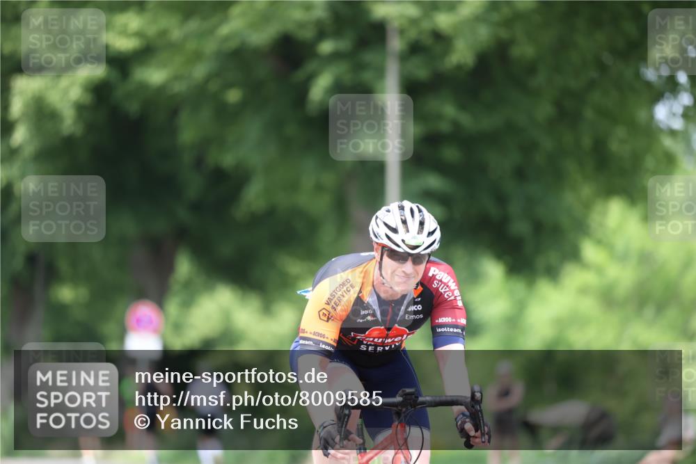 15.06.2025 - 7 Türme Triathlon Yannick Fuchs http://msf.ph/oto/8009585 15.06.2025 13:24:12 Radfahren 308 meine-sportfotos.de