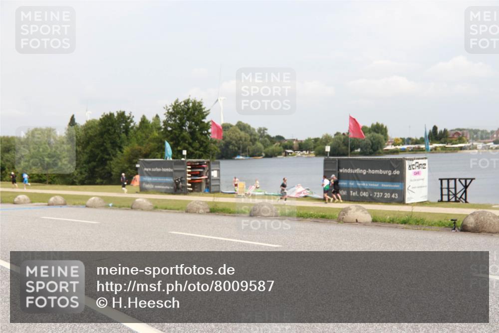21.06.2025 - 27. Vierlanden-Triathlon H.Heesch http://msf.ph/oto/8009587 15.06.2025 12:27:33 Radfahren  meine-sportfotos.de