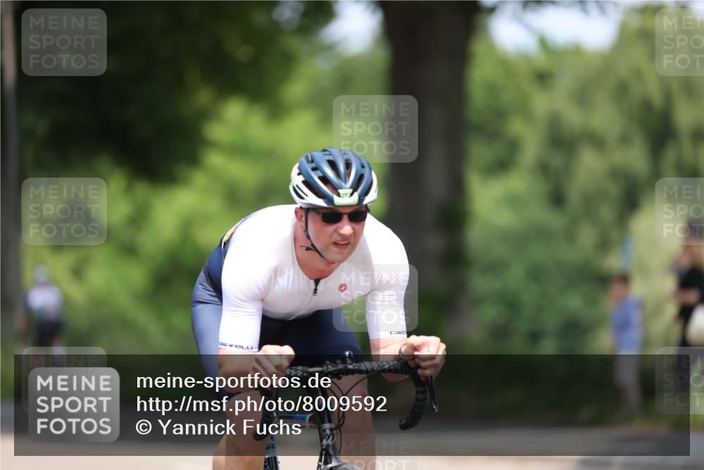 15.06.2025 - 7 Türme Triathlon Yannick Fuchs http://msf.ph/oto/8009592 15.06.2025 12:43:10 Radfahren 392, 590 meine-sportfotos.de