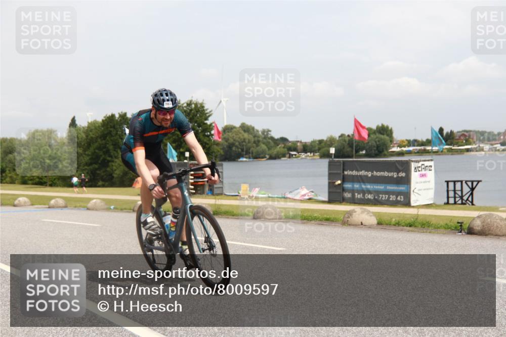 21.06.2025 - 27. Vierlanden-Triathlon H.Heesch http://msf.ph/oto/8009597 15.06.2025 12:27:42 Radfahren 763, 783, 786 meine-sportfotos.de