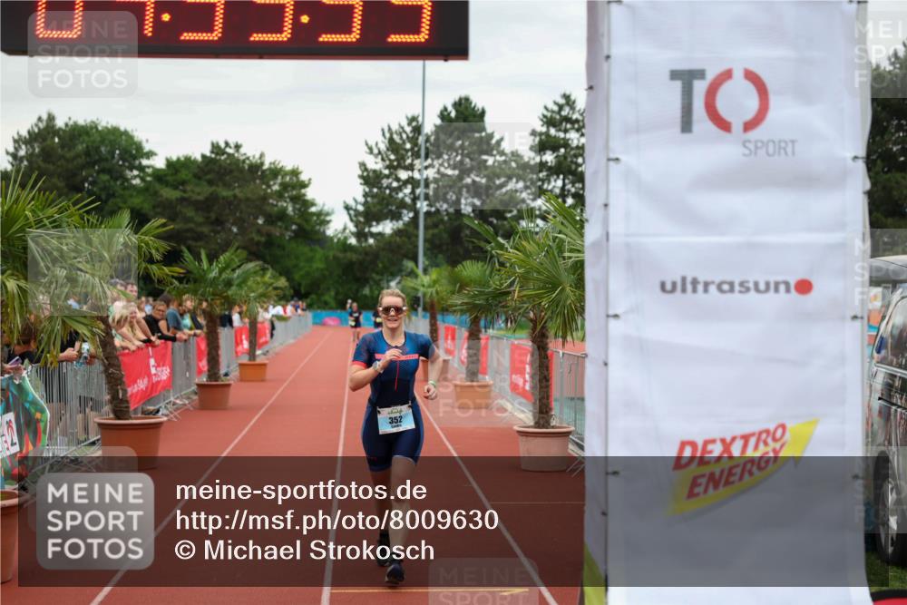 15.06.2025 - 7 Türme Triathlon Michael Strokosch http://msf.ph/oto/8009630 15.06.2025 14:53:55 Ziel 352 meine-sportfotos.de
