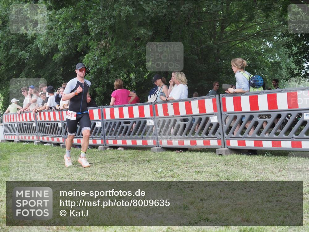 21.06.2025 - 27. Vierlanden-Triathlon KatJ http://msf.ph/oto/8009635 15.06.2025 13:03:20 Ziel 149, 233 meine-sportfotos.de