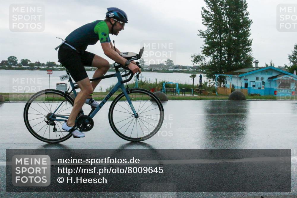 21.06.2025 - 27. Vierlanden-Triathlon H.Heesch http://msf.ph/oto/8009645 15.06.2025 13:35:57 Radfahren 1139 meine-sportfotos.de