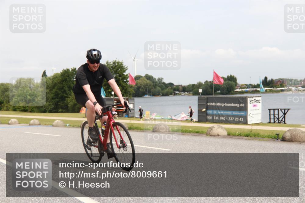 21.06.2025 - 27. Vierlanden-Triathlon H.Heesch http://msf.ph/oto/8009661 15.06.2025 12:29:26 Radfahren 684, 958 meine-sportfotos.de