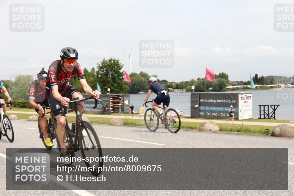 21.06.2025 - 27. Vierlanden-Triathlon H.Heesch http://msf.ph/oto/8009675 15.06.2025 12:29:45 Radfahren 937, 989, 990, 991, 992, 993 meine-sportfotos.de