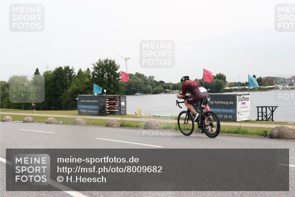 15.06.2025 - 27. Vierlanden-Triathlon H.Heesch http://msf.ph/oto/8009682 15.06.2025 10:56:57 Radfahren 94, 150, 451 meine-sportfotos.de