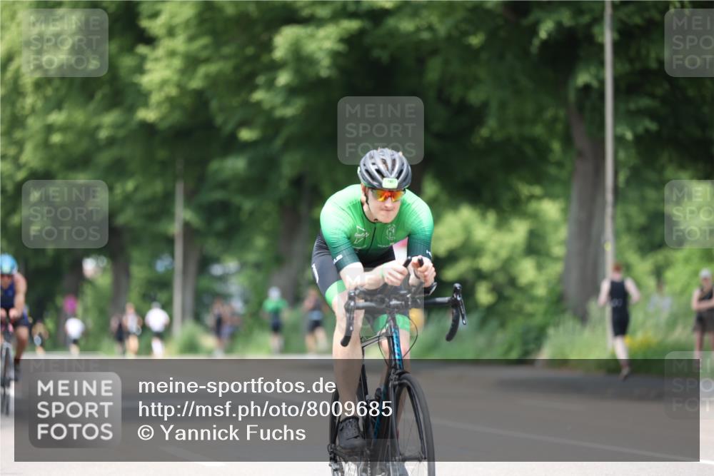 15.06.2025 - 7 Türme Triathlon Yannick Fuchs http://msf.ph/oto/8009685 15.06.2025 13:24:30 Radfahren 215, 397, 543, 640, 930, 1072, 1182 meine-sportfotos.de