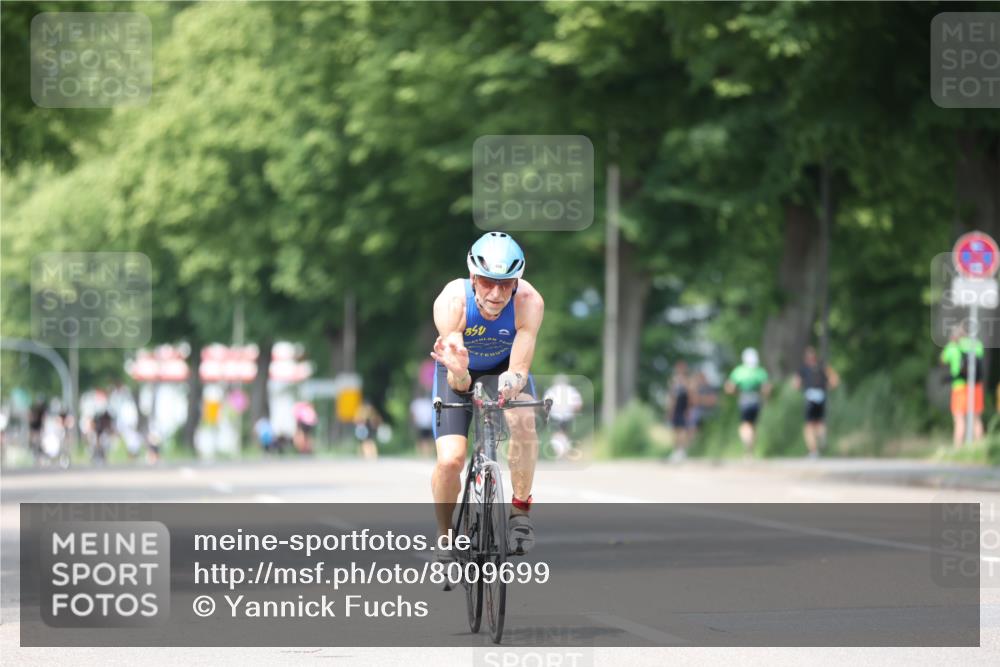 15.06.2025 - 7 Türme Triathlon Yannick Fuchs http://msf.ph/oto/8009699 15.06.2025 13:24:31 Radfahren 215, 397, 543, 640, 930, 1072, 1182 meine-sportfotos.de