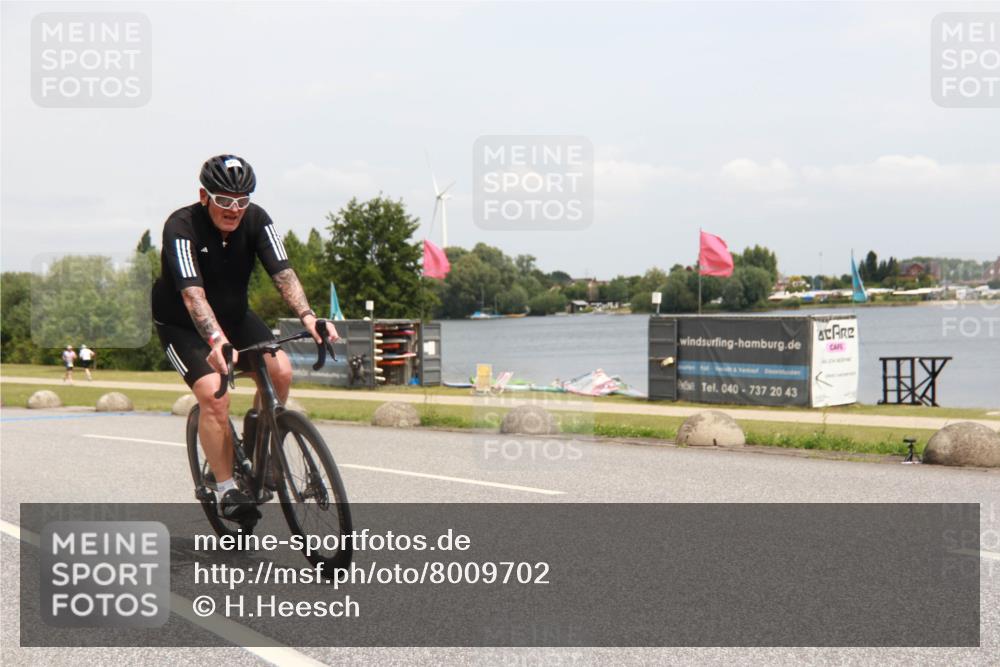 21.06.2025 - 27. Vierlanden-Triathlon H.Heesch http://msf.ph/oto/8009702 15.06.2025 12:29:50 Radfahren 937, 951, 989, 990, 991, 992, 993 meine-sportfotos.de