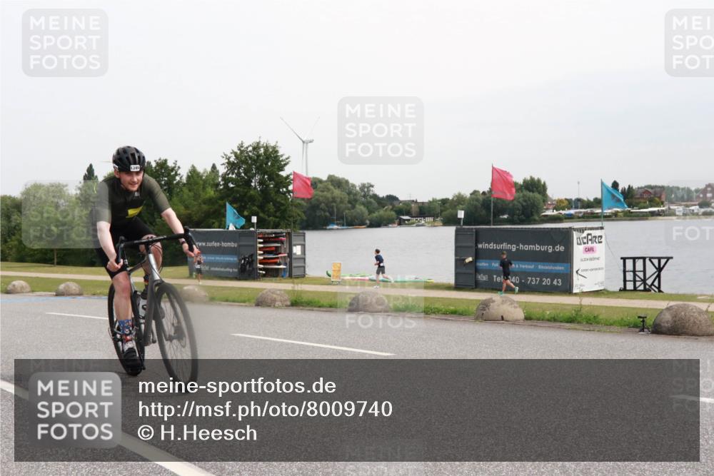 15.06.2025 - 27. Vierlanden-Triathlon H.Heesch http://msf.ph/oto/8009740 15.06.2025 10:57:33 Radfahren 149, 491, 1395 meine-sportfotos.de