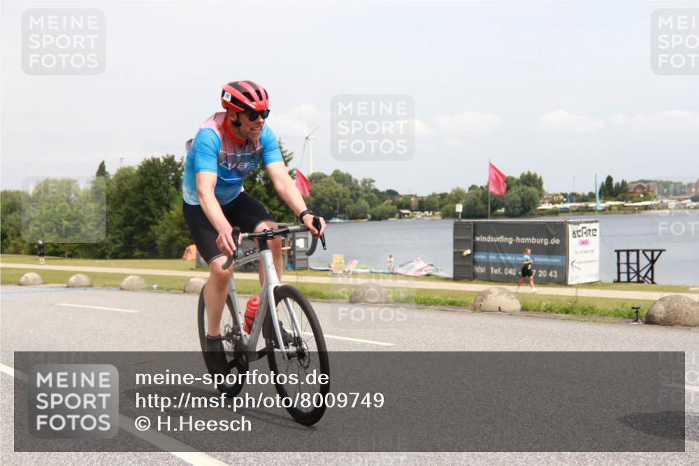 21.06.2025 - 27. Vierlanden-Triathlon H.Heesch http://msf.ph/oto/8009749 15.06.2025 12:31:00 Radfahren 791, 830, 970, 1049, 1051, 1052 meine-sportfotos.de