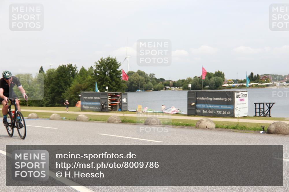 21.06.2025 - 27. Vierlanden-Triathlon H.Heesch http://msf.ph/oto/8009786 15.06.2025 12:31:42 Radfahren 785, 1000, 1001, 1002, 1003 meine-sportfotos.de