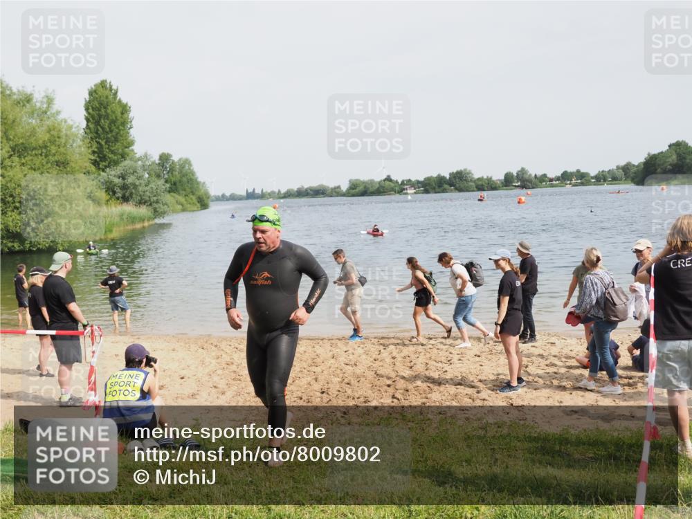 21.06.2025 - 27. Vierlanden-Triathlon MichiJ http://msf.ph/oto/8009802 15.06.2026 10:11:05 Schwimmen 451 meine-sportfotos.de