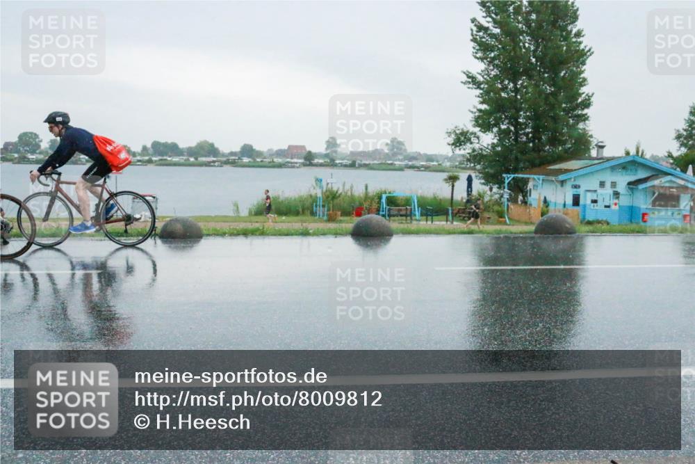 21.06.2025 - 27. Vierlanden-Triathlon H.Heesch http://msf.ph/oto/8009812 15.06.2025 13:42:45 Radfahren 1227 meine-sportfotos.de