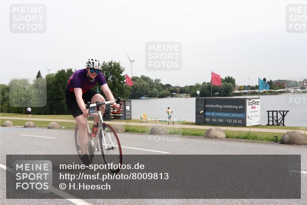 15.06.2025 - 27. Vierlanden-Triathlon H.Heesch http://msf.ph/oto/8009813 15.06.2025 10:58:04 Radfahren 511, 554, 610 meine-sportfotos.de