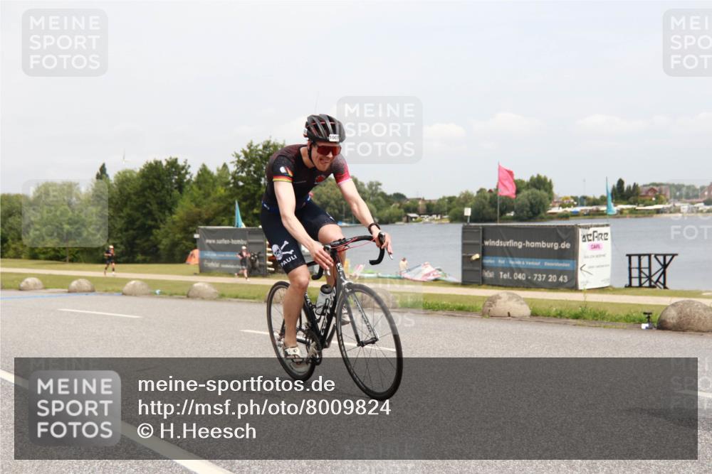 21.06.2025 - 27. Vierlanden-Triathlon H.Heesch http://msf.ph/oto/8009824 15.06.2025 12:31:44 Radfahren 785, 1000, 1001, 1002, 1003 meine-sportfotos.de