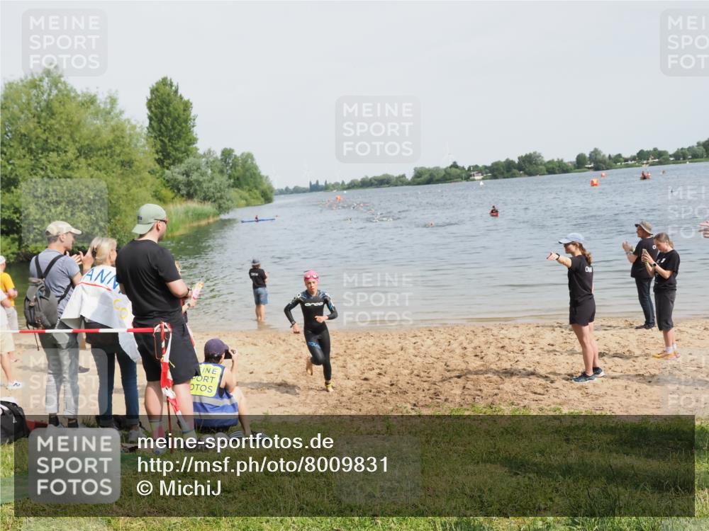 21.06.2025 - 27. Vierlanden-Triathlon MichiJ http://msf.ph/oto/8009831 15.06.2026 10:12:49 Schwimmen 625 meine-sportfotos.de
