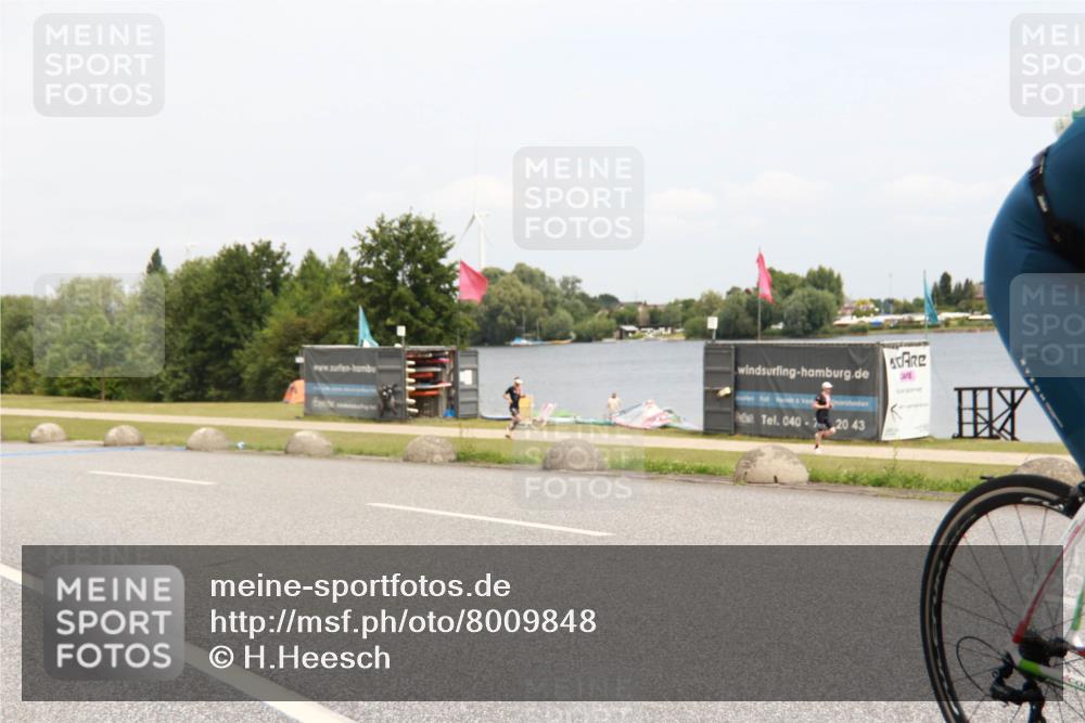 21.06.2025 - 27. Vierlanden-Triathlon H.Heesch http://msf.ph/oto/8009848 15.06.2025 12:31:49 Radfahren 861, 1000, 1001, 1002, 1003 meine-sportfotos.de