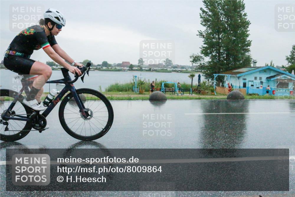 21.06.2025 - 27. Vierlanden-Triathlon H.Heesch http://msf.ph/oto/8009864 15.06.2025 13:43:22 Radfahren 1166, 1171 meine-sportfotos.de