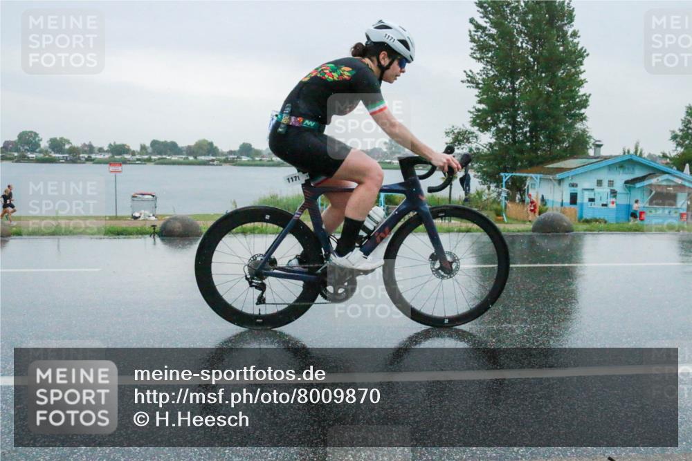 21.06.2025 - 27. Vierlanden-Triathlon H.Heesch http://msf.ph/oto/8009870 15.06.2025 13:43:22 Radfahren 1166, 1171 meine-sportfotos.de