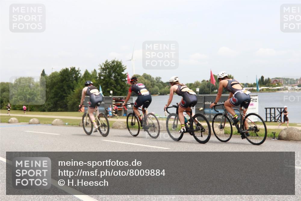 21.06.2025 - 27. Vierlanden-Triathlon H.Heesch http://msf.ph/oto/8009884 15.06.2025 12:32:24 Radfahren 819, 1057 meine-sportfotos.de