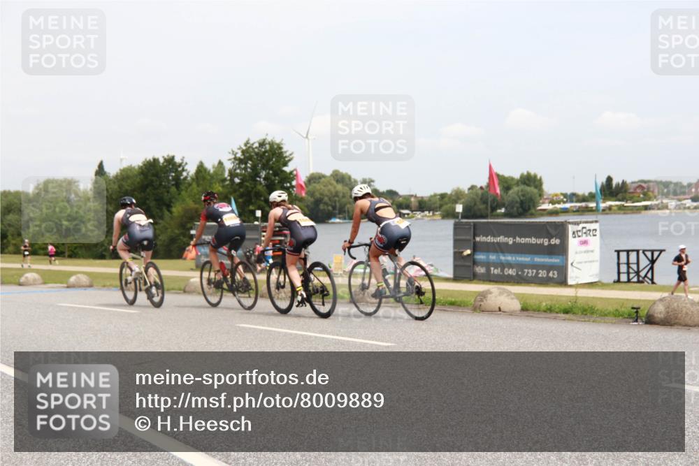 21.06.2025 - 27. Vierlanden-Triathlon H.Heesch http://msf.ph/oto/8009889 15.06.2025 12:32:24 Radfahren 819, 1057 meine-sportfotos.de