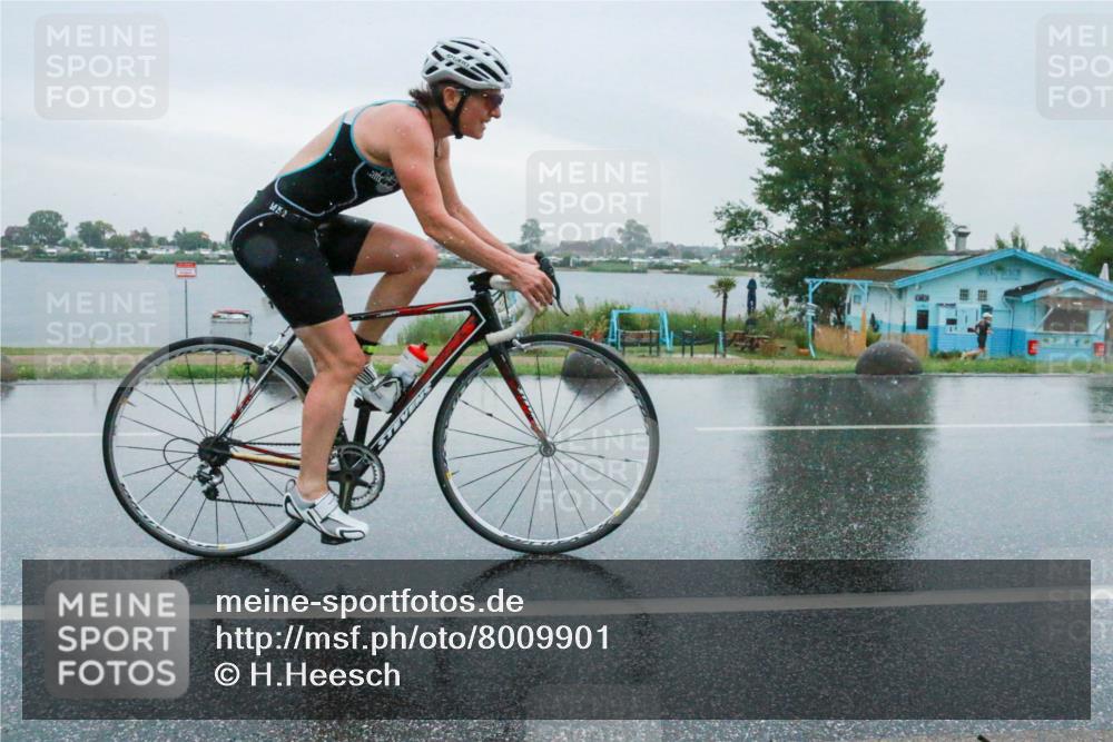 21.06.2025 - 27. Vierlanden-Triathlon H.Heesch http://msf.ph/oto/8009901 15.06.2025 13:43:59 Radfahren 1167, 1185, 1195 meine-sportfotos.de