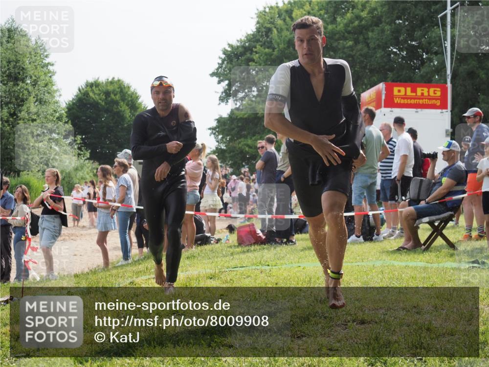 15.06.2025 - 27. Vierlanden-Triathlon KatJ http://msf.ph/oto/8009908 15.06.2025 10:08:00 Schwimmen 371, 395, 407 meine-sportfotos.de