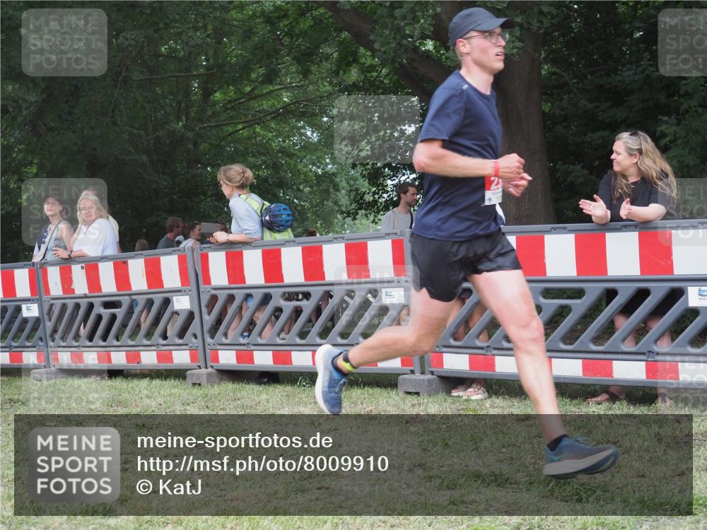 21.06.2025 - 27. Vierlanden-Triathlon KatJ http://msf.ph/oto/8009910 15.06.2025 13:03:26 Ziel 233, 854 meine-sportfotos.de