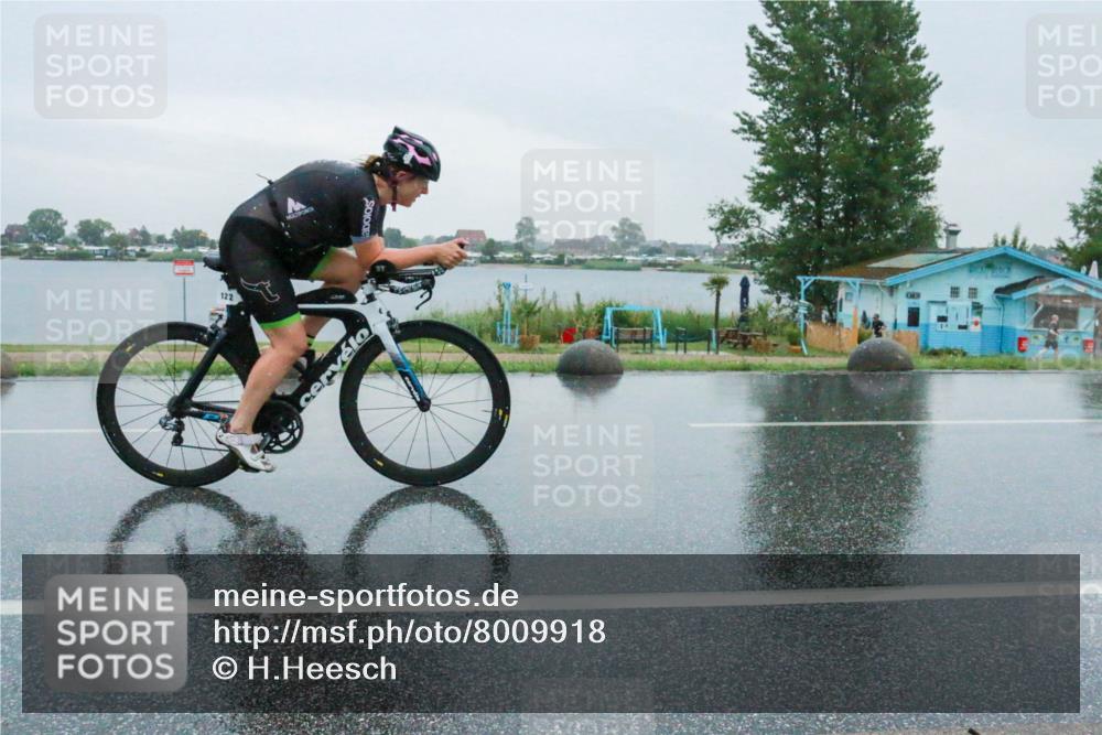 21.06.2025 - 27. Vierlanden-Triathlon H.Heesch http://msf.ph/oto/8009918 15.06.2025 13:44:40 Radfahren 1170, 1172, 1212 meine-sportfotos.de