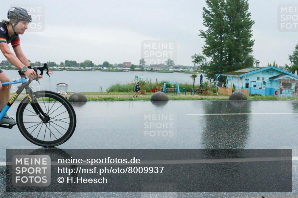 21.06.2025 - 27. Vierlanden-Triathlon H.Heesch http://msf.ph/oto/8009937 15.06.2025 13:44:45 Radfahren 1164, 1172, 1210 meine-sportfotos.de