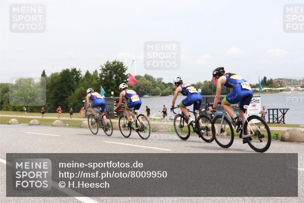 21.06.2025 - 27. Vierlanden-Triathlon H.Heesch http://msf.ph/oto/8009950 15.06.2025 12:32:53 Radfahren 1053, 1054, 1055, 1056 meine-sportfotos.de