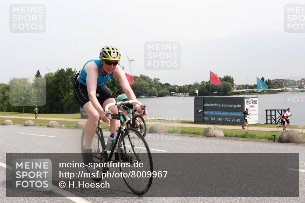 15.06.2025 - 27. Vierlanden-Triathlon H.Heesch http://msf.ph/oto/8009967 15.06.2025 10:59:09 Radfahren 247, 562, 621 meine-sportfotos.de