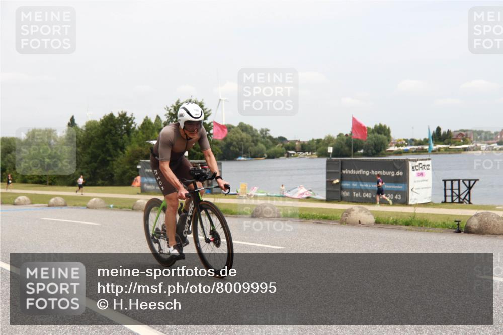 21.06.2025 - 27. Vierlanden-Triathlon H.Heesch http://msf.ph/oto/8009995 15.06.2025 12:33:44 Radfahren 780 meine-sportfotos.de