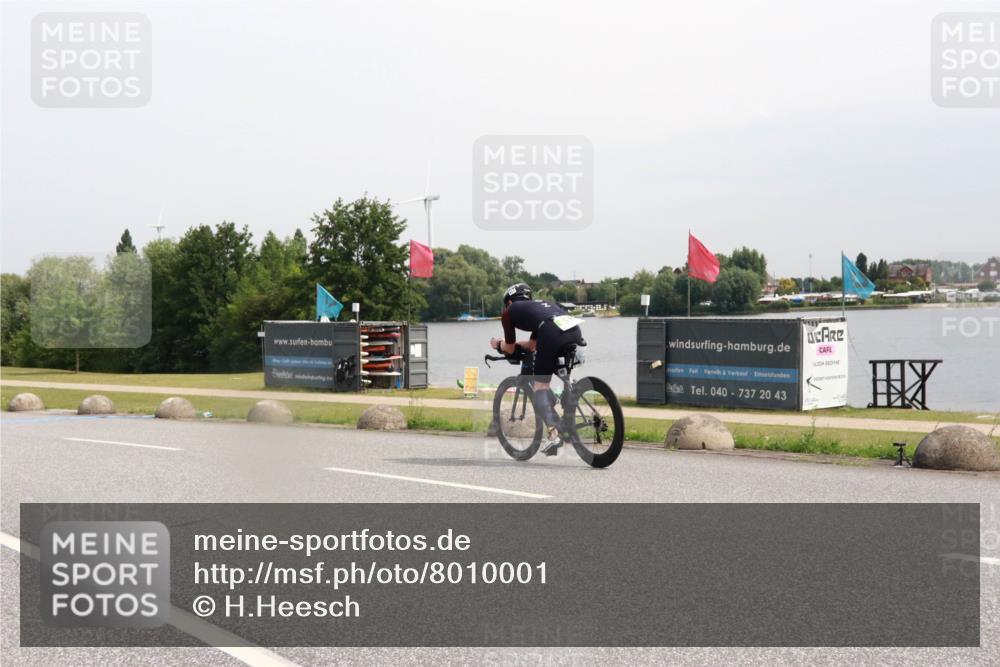 15.06.2025 - 27. Vierlanden-Triathlon H.Heesch http://msf.ph/oto/8010001 15.06.2025 10:59:32 Radfahren 652 meine-sportfotos.de