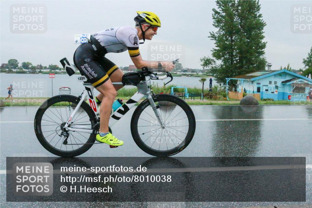 21.06.2025 - 27. Vierlanden-Triathlon H.Heesch http://msf.ph/oto/8010038 15.06.2025 13:46:44 Radfahren 1203, 1228 meine-sportfotos.de
