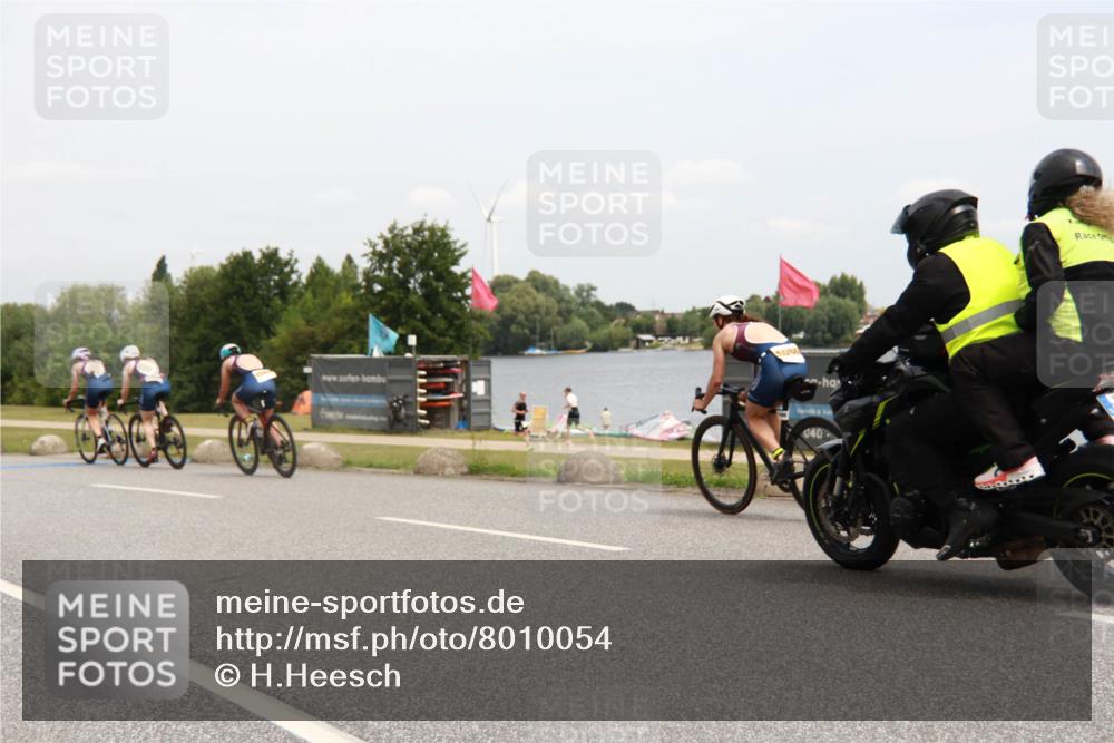 21.06.2025 - 27. Vierlanden-Triathlon H.Heesch http://msf.ph/oto/8010054 15.06.2025 12:34:03 Radfahren 888, 1065, 1066, 1067, 1068 meine-sportfotos.de