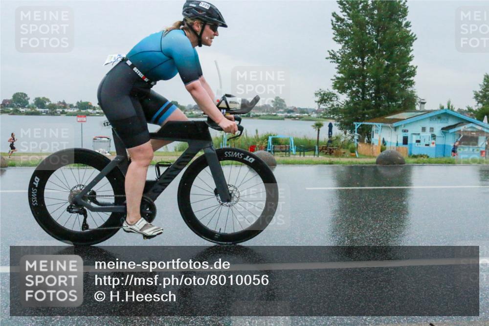 21.06.2025 - 27. Vierlanden-Triathlon H.Heesch http://msf.ph/oto/8010056 15.06.2025 13:46:55 Radfahren 1225 meine-sportfotos.de