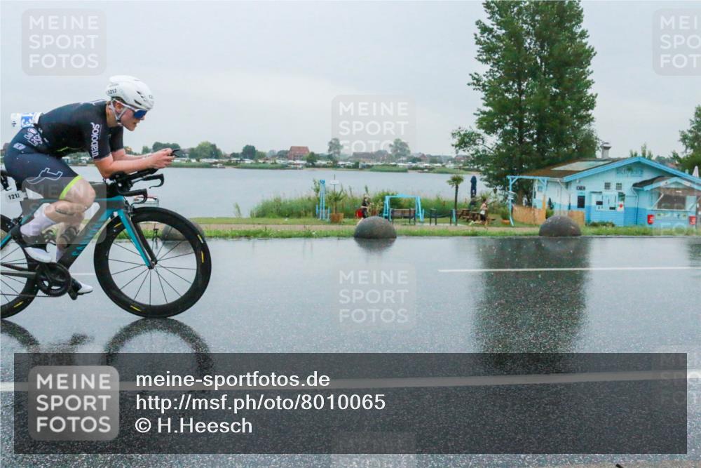 21.06.2025 - 27. Vierlanden-Triathlon H.Heesch http://msf.ph/oto/8010065 15.06.2025 13:47:02 Radfahren 1211, 1213 meine-sportfotos.de