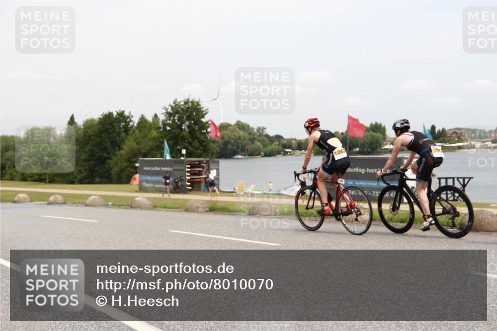 21.06.2025 - 27. Vierlanden-Triathlon H.Heesch http://msf.ph/oto/8010070 15.06.2025 12:34:04 Radfahren 888, 1065, 1066, 1067, 1068 meine-sportfotos.de