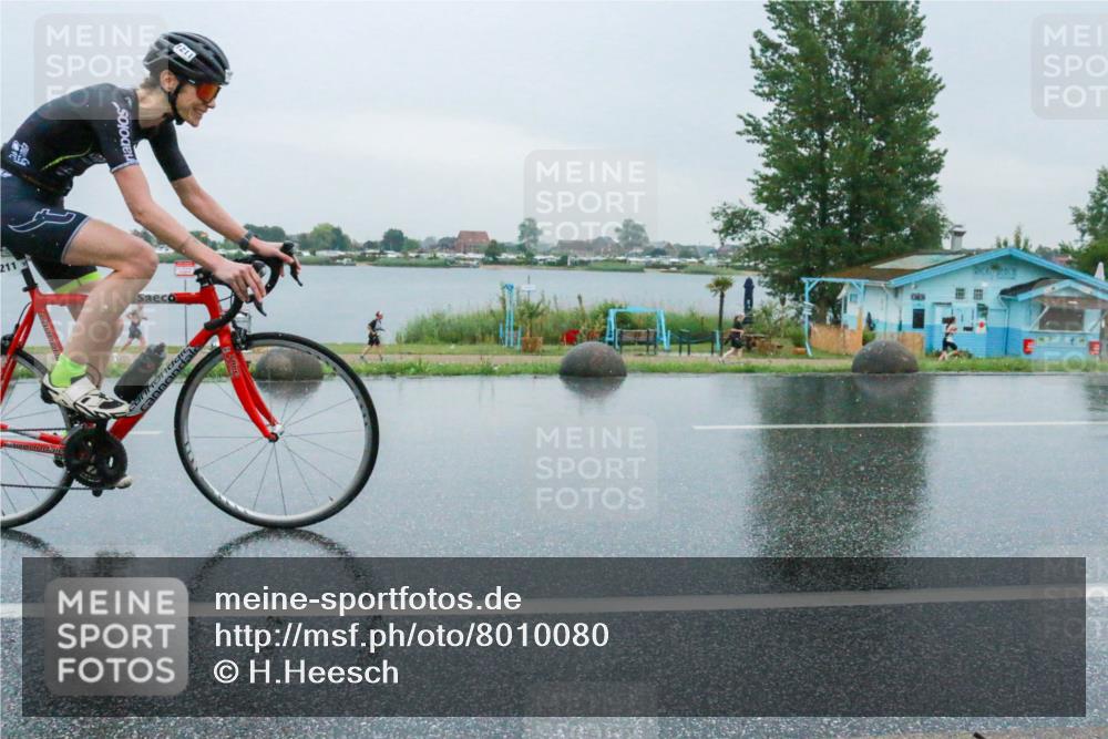 21.06.2025 - 27. Vierlanden-Triathlon H.Heesch http://msf.ph/oto/8010080 15.06.2025 13:47:04 Radfahren 1211, 1213 meine-sportfotos.de