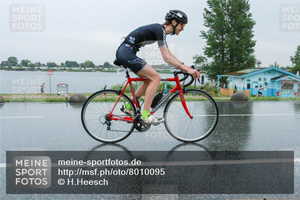 21.06.2025 - 27. Vierlanden-Triathlon H.Heesch http://msf.ph/oto/8010095 15.06.2025 13:47:05 Radfahren 1211, 1213 meine-sportfotos.de
