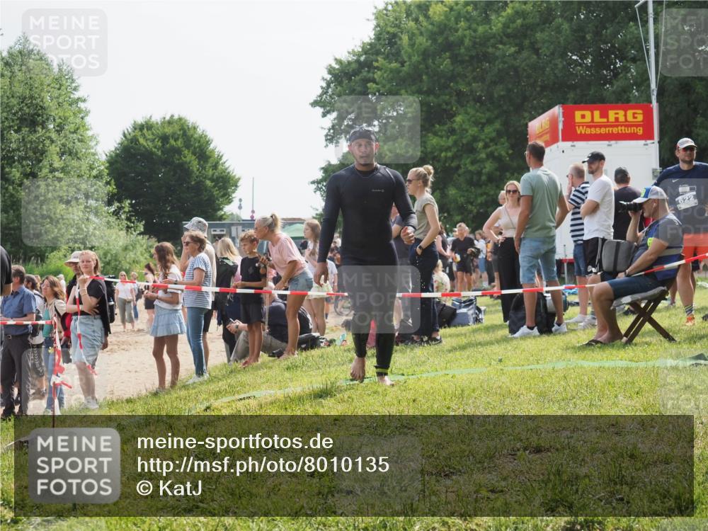 15.06.2025 - 27. Vierlanden-Triathlon KatJ http://msf.ph/oto/8010135 15.06.2025 10:08:17 Schwimmen 295, 373, 399, 403 meine-sportfotos.de