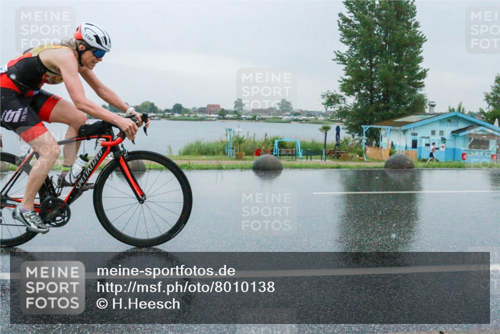 21.06.2025 - 27. Vierlanden-Triathlon H.Heesch http://msf.ph/oto/8010138 15.06.2025 13:47:33 Radfahren 1181 meine-sportfotos.de