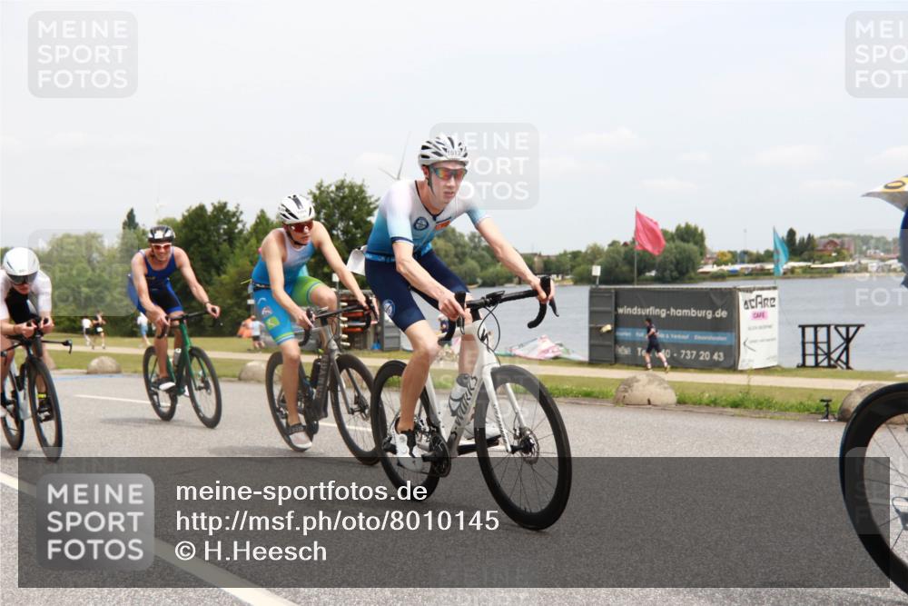 21.06.2025 - 27. Vierlanden-Triathlon H.Heesch http://msf.ph/oto/8010145 15.06.2025 12:34:35 Radfahren 891, 944, 1009, 1010, 1011, 1012, 1013 meine-sportfotos.de