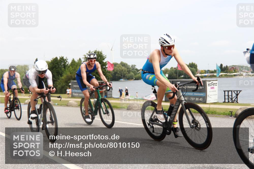 21.06.2025 - 27. Vierlanden-Triathlon H.Heesch http://msf.ph/oto/8010150 15.06.2025 12:34:35 Radfahren 891, 944, 1009, 1010, 1011, 1012, 1013 meine-sportfotos.de