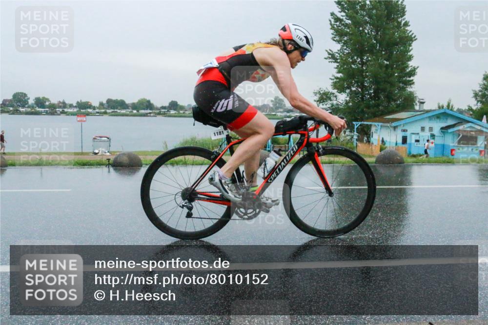 21.06.2025 - 27. Vierlanden-Triathlon H.Heesch http://msf.ph/oto/8010152 15.06.2025 13:47:34 Radfahren 1181 meine-sportfotos.de