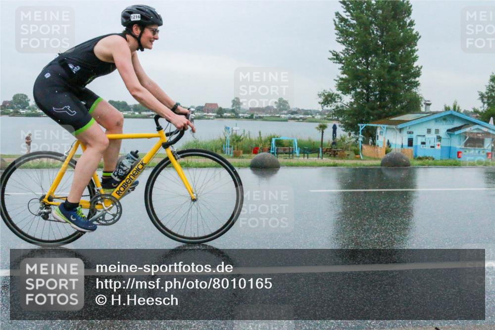 21.06.2025 - 27. Vierlanden-Triathlon H.Heesch http://msf.ph/oto/8010165 15.06.2025 13:47:43 Radfahren 1216 meine-sportfotos.de