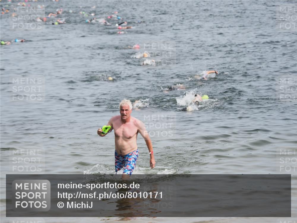 21.06.2025 - 27. Vierlanden-Triathlon MichiJ http://msf.ph/oto/8010171 15.06.2026 10:13:23 Schwimmen 623 meine-sportfotos.de